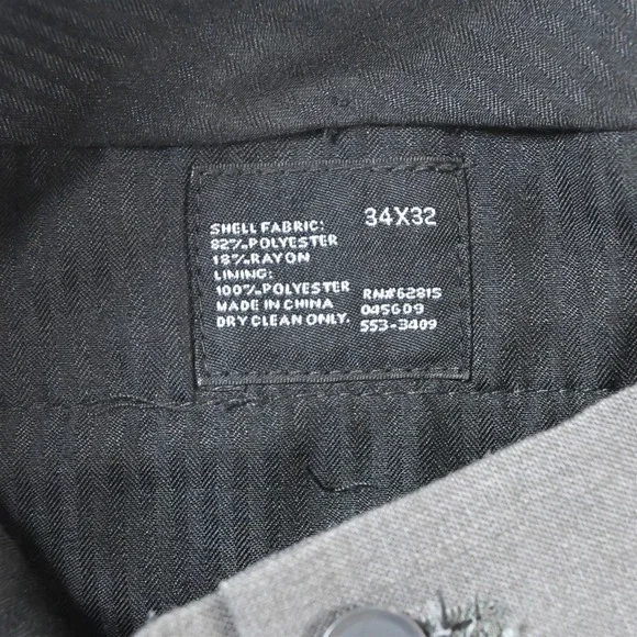 J Ferrar 38S 34x32 Gray 3 Piece Vest Mens Jacket Pants Suit‎